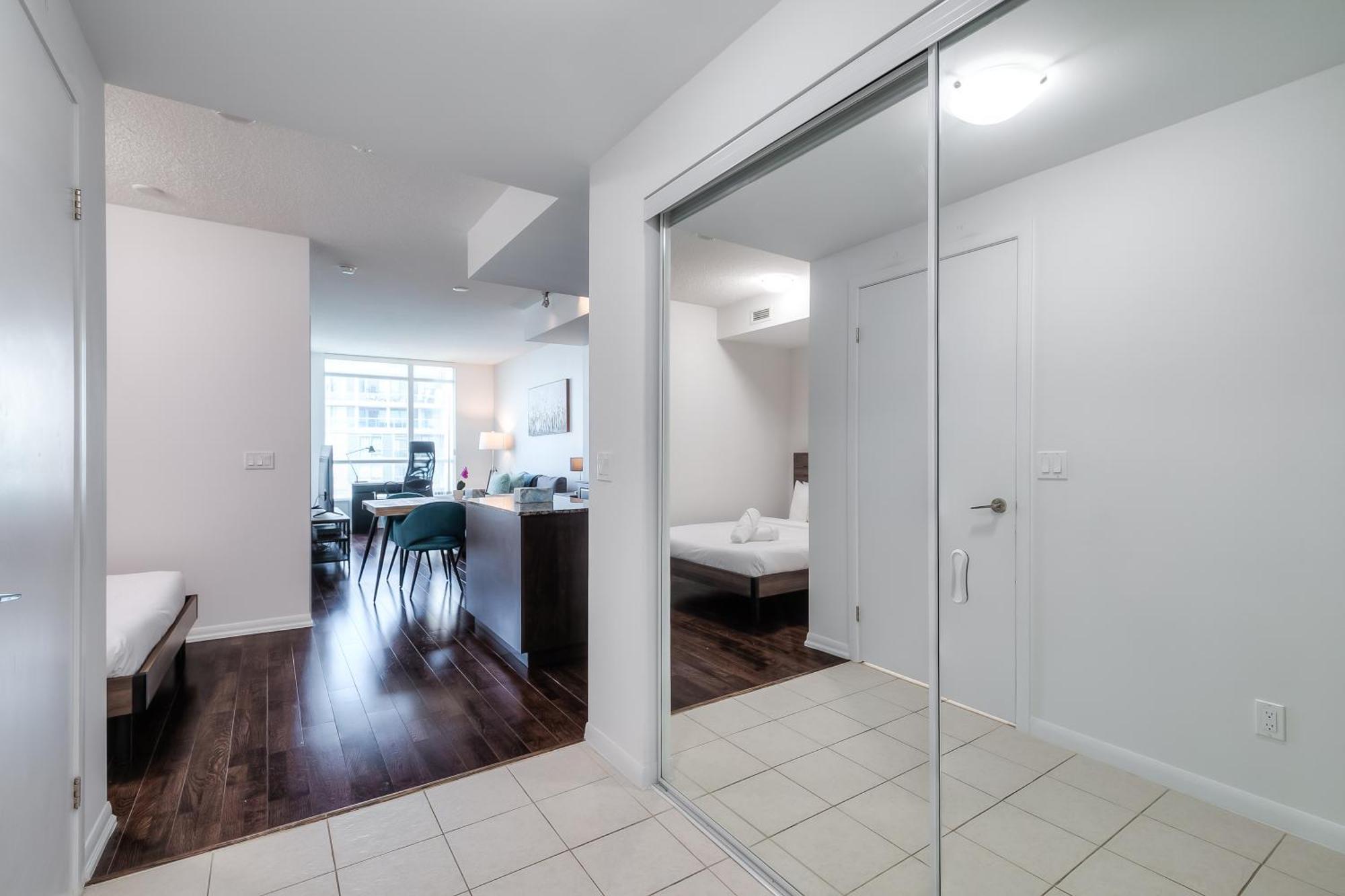 Rivetstays - The Neptune Toronto Esterno foto